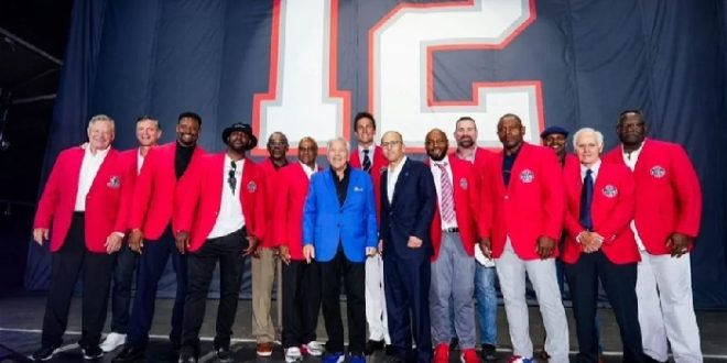 Tom Brady Has Just 5 Heartwarming Words to Summarise Historic Patriots Hall of Fame Induction Ceremony