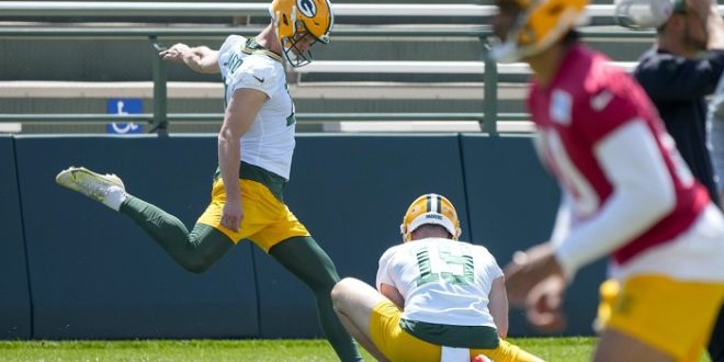 Why the Green Bay Packers Should Stand By this Placekicker