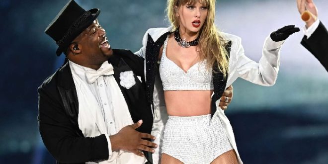 Travis Kelce shows support for Taylor Swift's dancer after he fell onstage