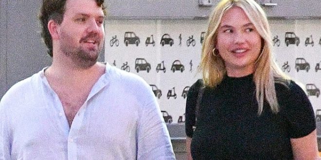 Austin Swift’s Girlfriend Sydney Ness Proves She is Just as Big a Football Fan as Taylor Swift