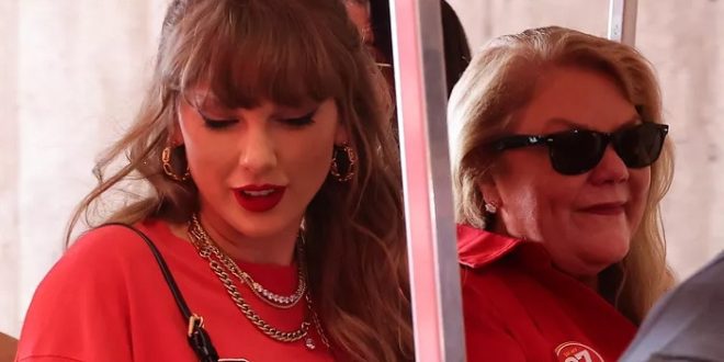 Taylor Swift's Mom Andrea Reps Travis Kelce — and Her Daughter! — with 'In My 87 Era' Pin at Chiefs Game